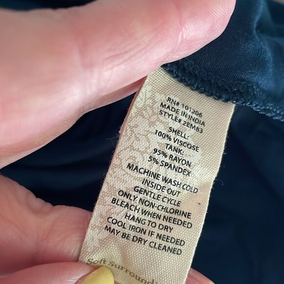 Soft Sureounding Blouse size Sm - Picture 9 of 9